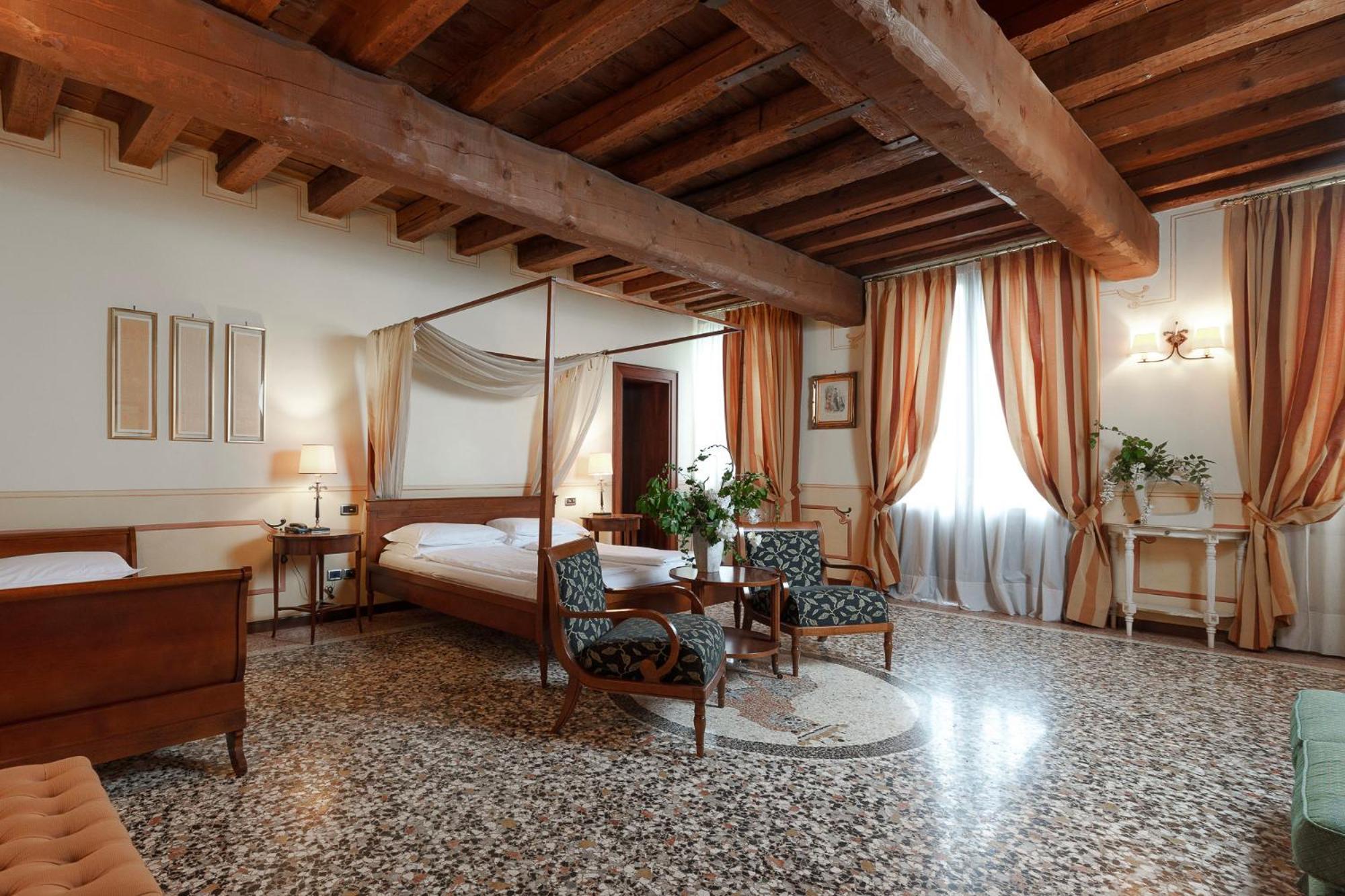 Hotel Villa Policreti Castello dʼAviano Esterno foto