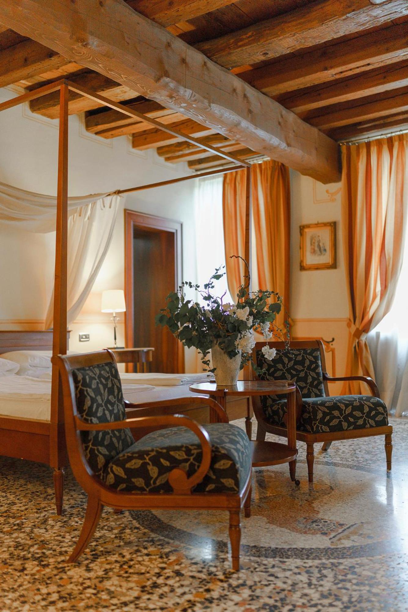 Hotel Villa Policreti Castello dʼAviano Esterno foto
