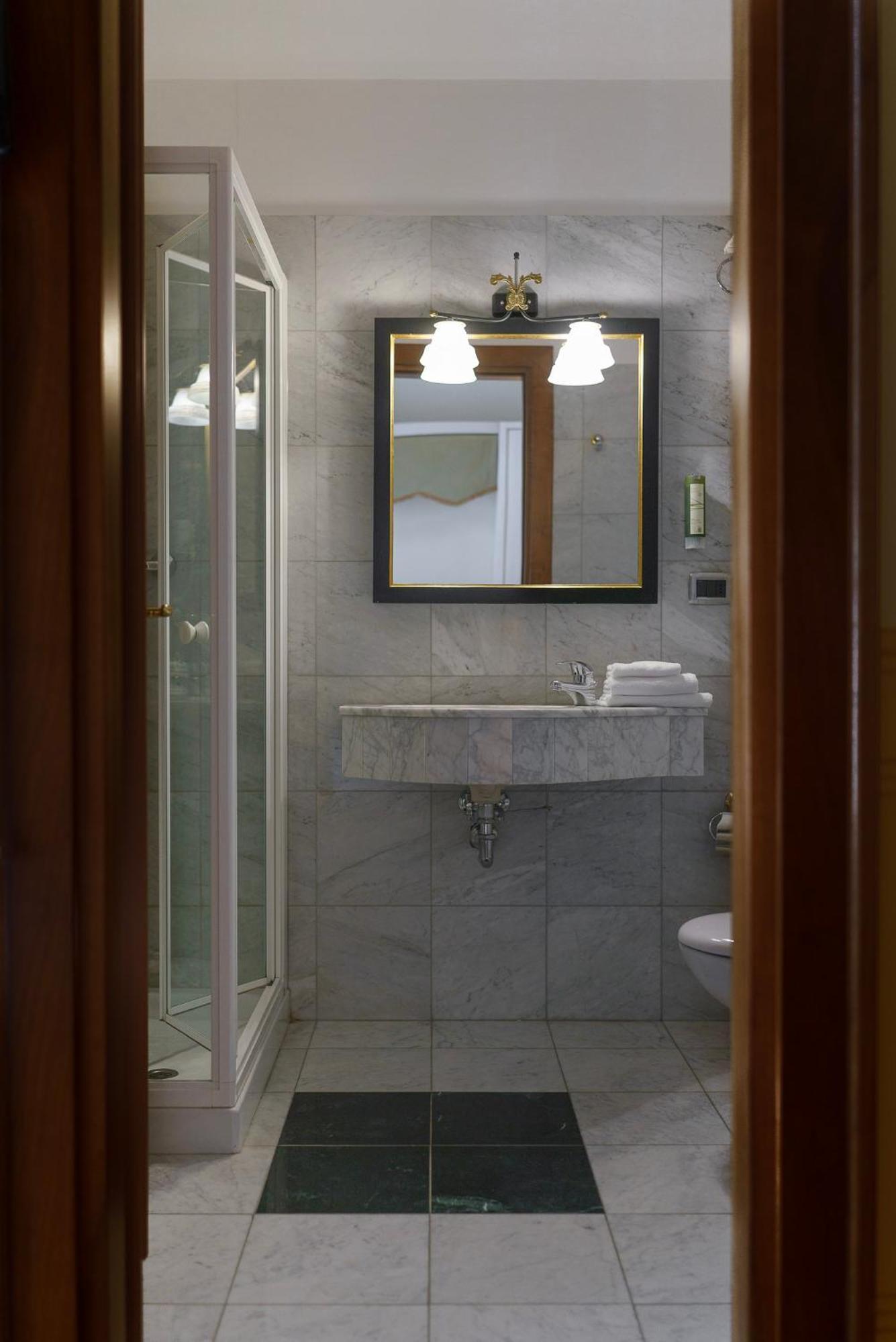 Hotel Villa Policreti Castello dʼAviano Esterno foto