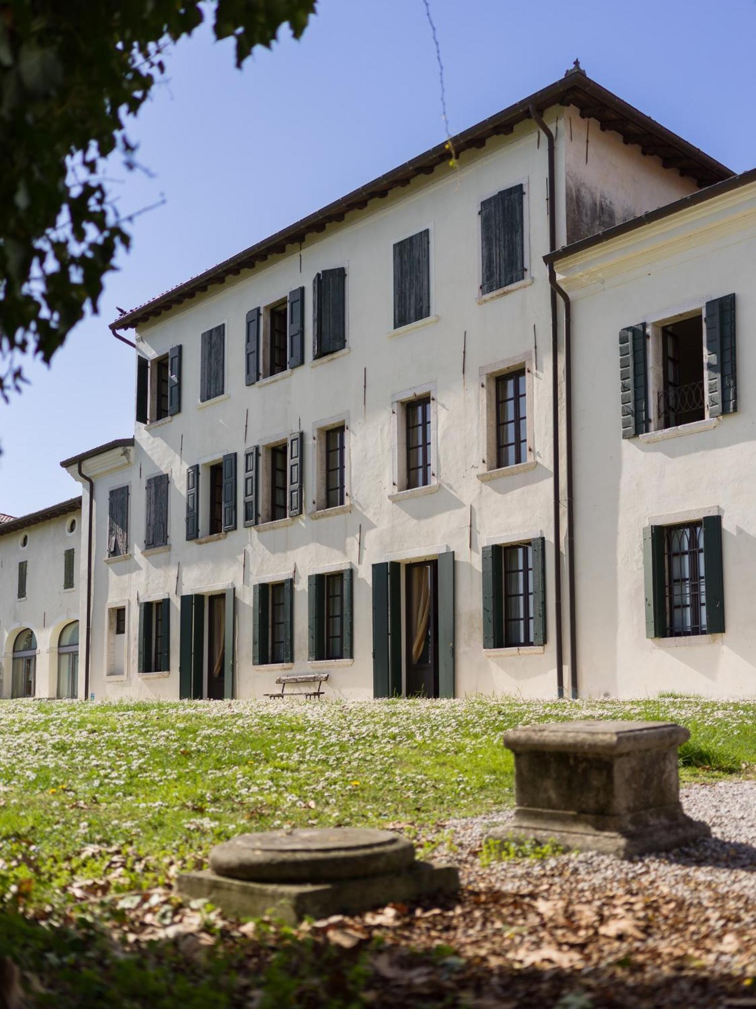 Hotel Villa Policreti Castello dʼAviano Esterno foto