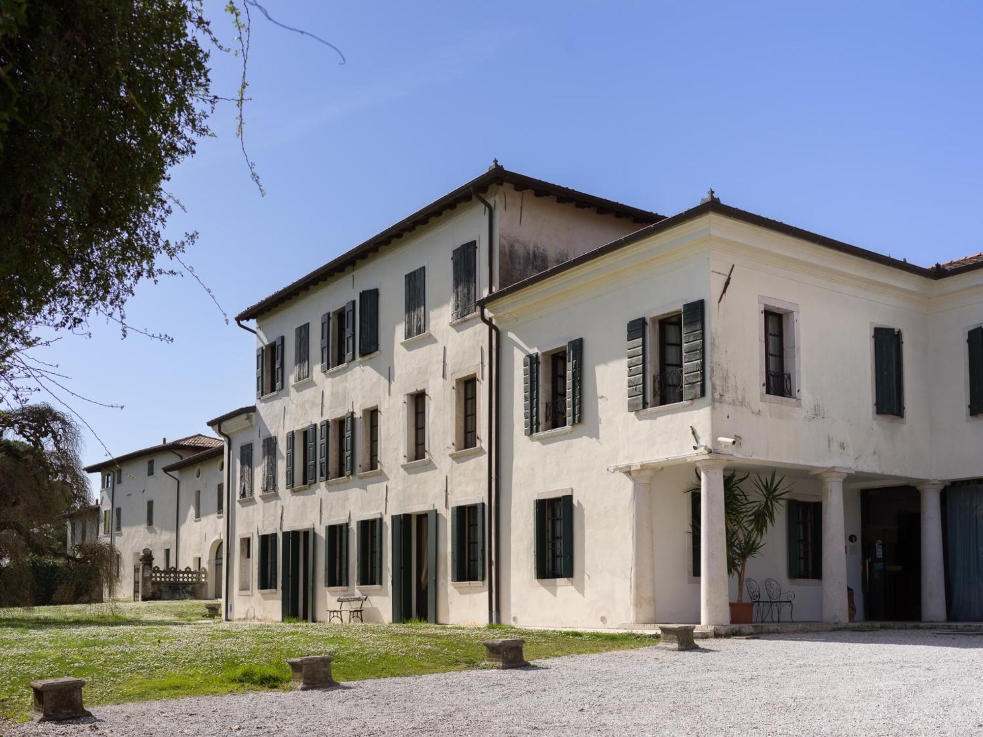 Hotel Villa Policreti Castello dʼAviano Esterno foto