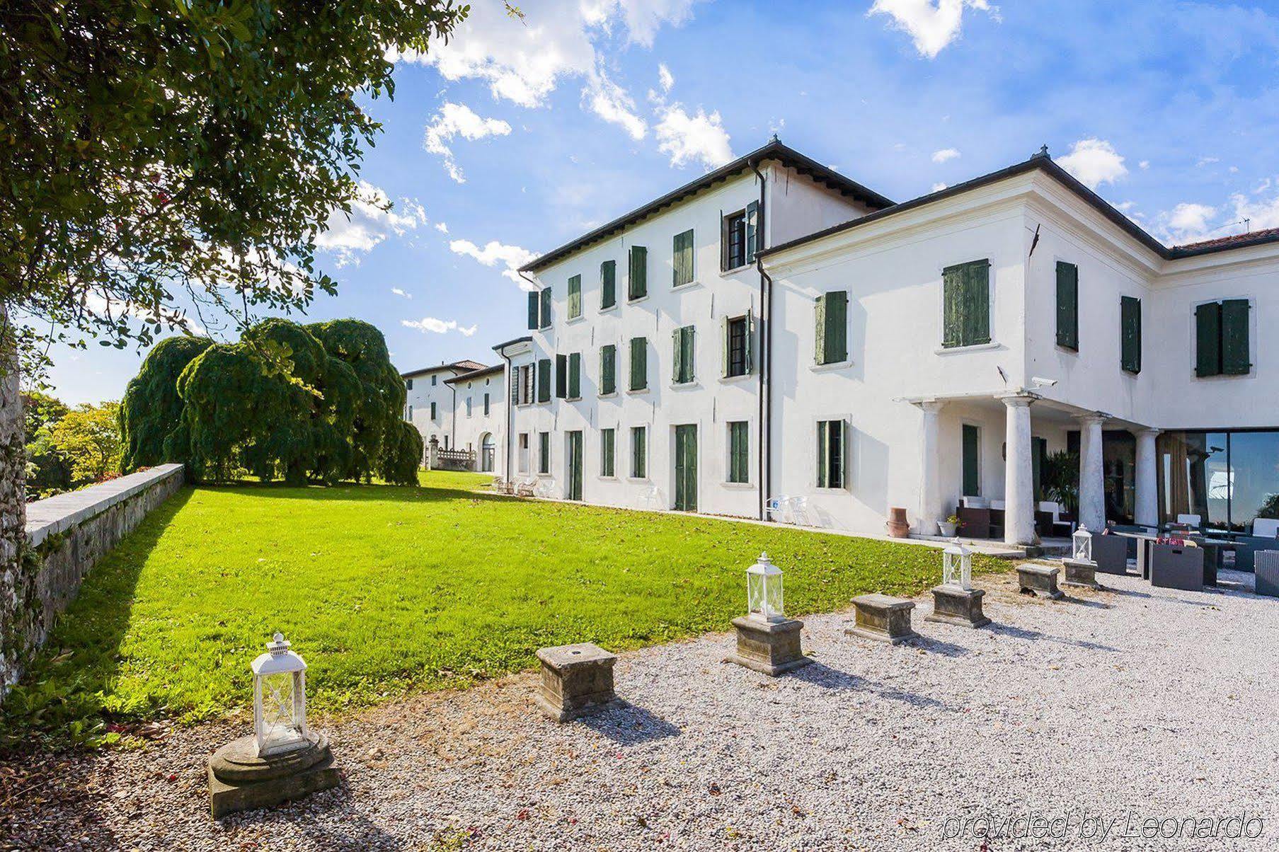 Hotel Villa Policreti Castello dʼAviano Esterno foto