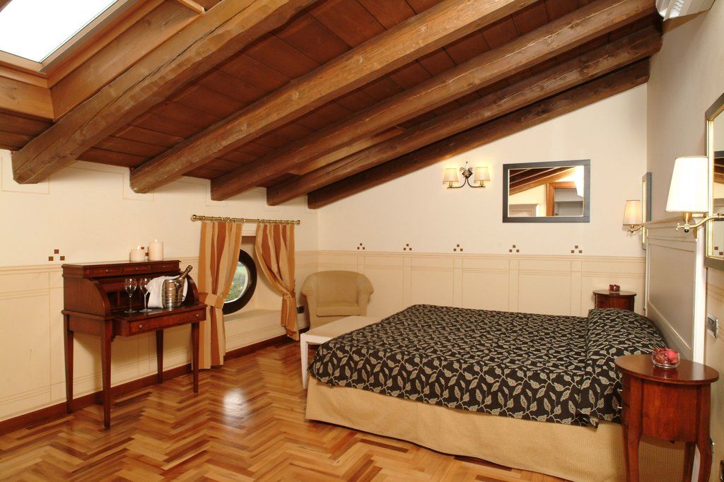 Hotel Villa Policreti Castello dʼAviano Esterno foto