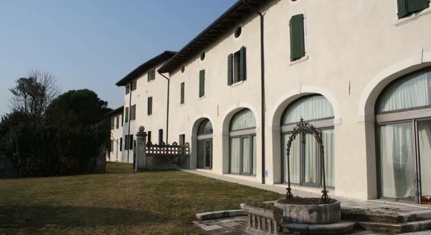 Hotel Villa Policreti Castello dʼAviano Esterno foto